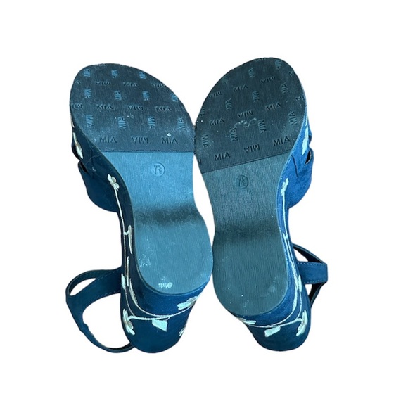 MIA Floral Embroidered Platform Wedge Sandals - Picture 5 of 5